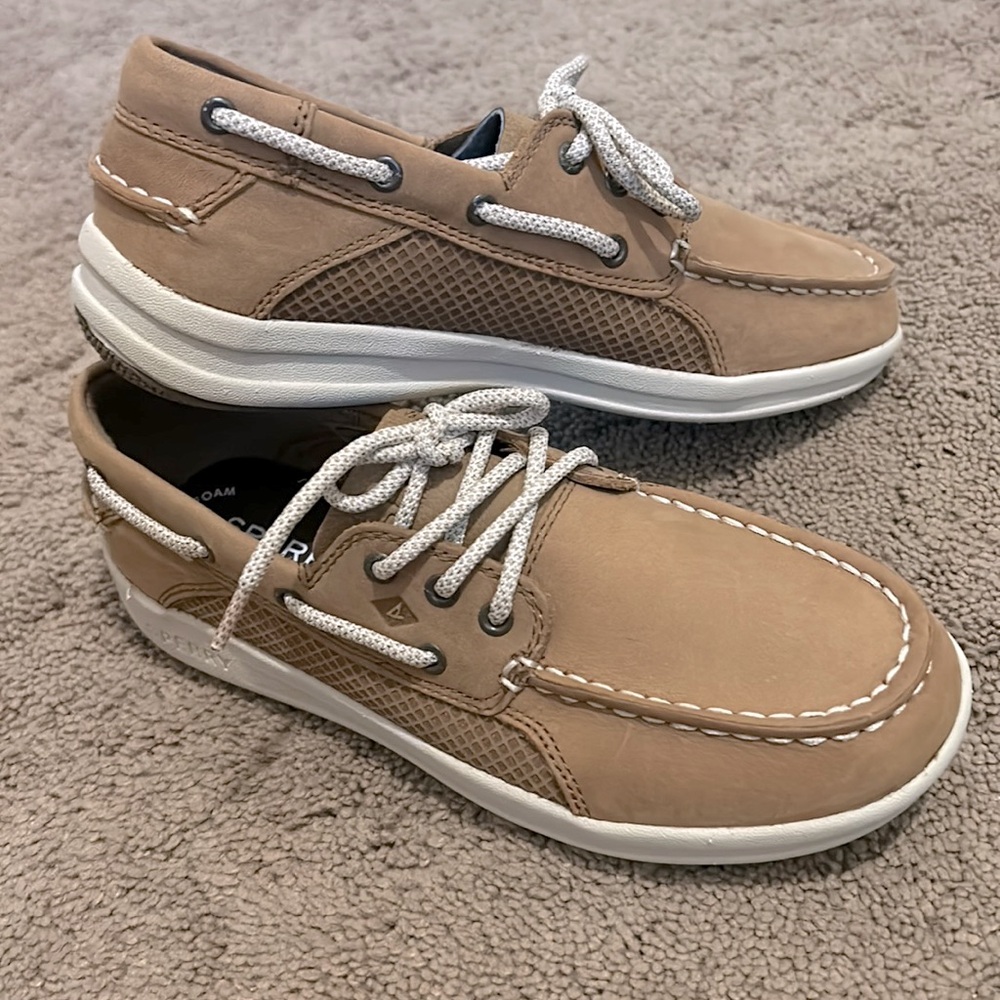 Sperry Kids Shoes in Tan and White